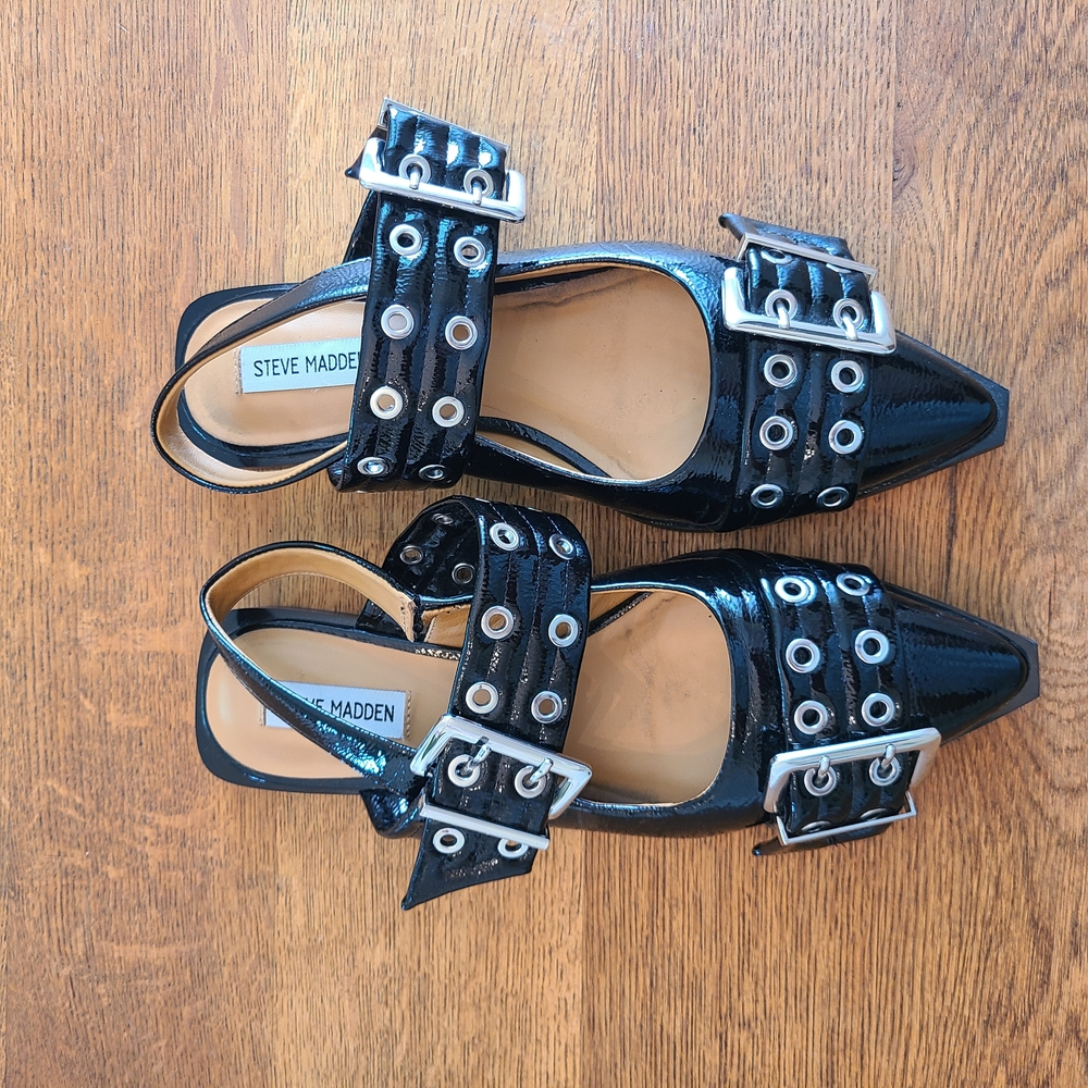 Steve Madden Black Flats with Buckle Straps
